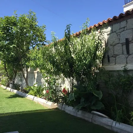 Villa Alacati Pool And Garden